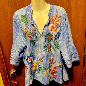 Johnny Was workshop Blue White Graphic bird tropical Blouse with 3/4 Sleeves XL